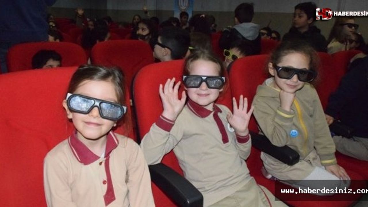 12 bin çocuğun 3D sinema keyfi