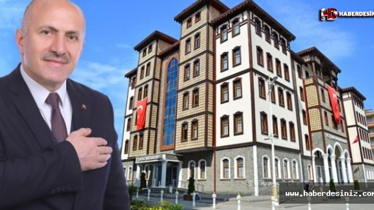 MHP'li belediye başkanı, T.C. ibaresini belediyenin tabelasına ekledi