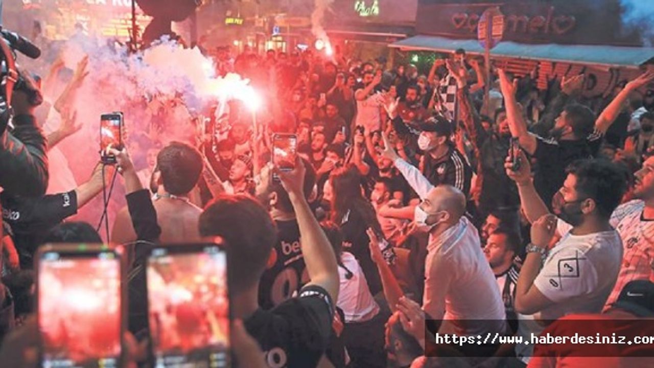 Vatandaşlar eve kapanırken tedbirsizler meydanları doldurdu