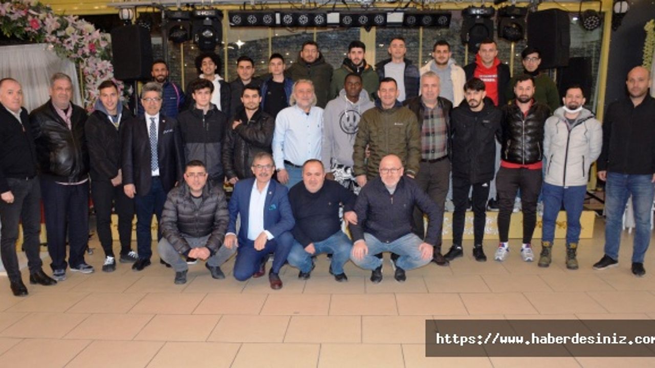 İstanbul Balkan Sporlu futbolculara Gölbaşından moral yemeği!