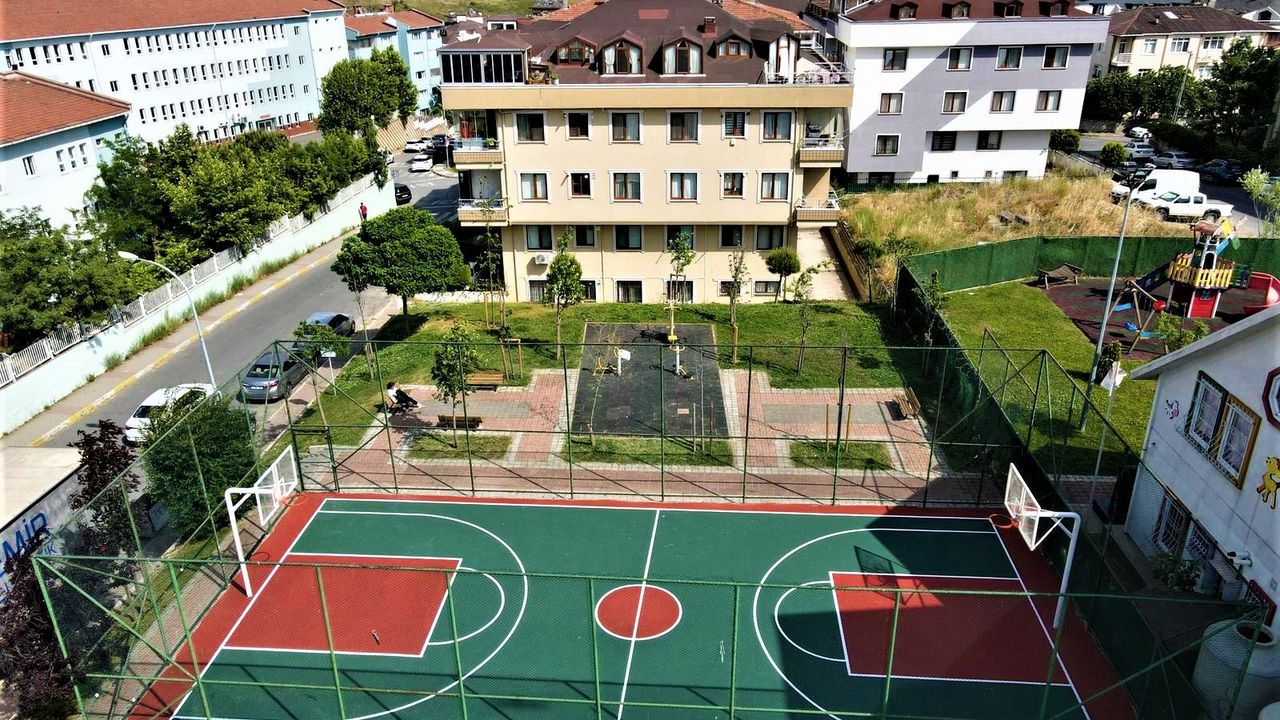 Park yenilendi; basketbol sahası yaza hazır