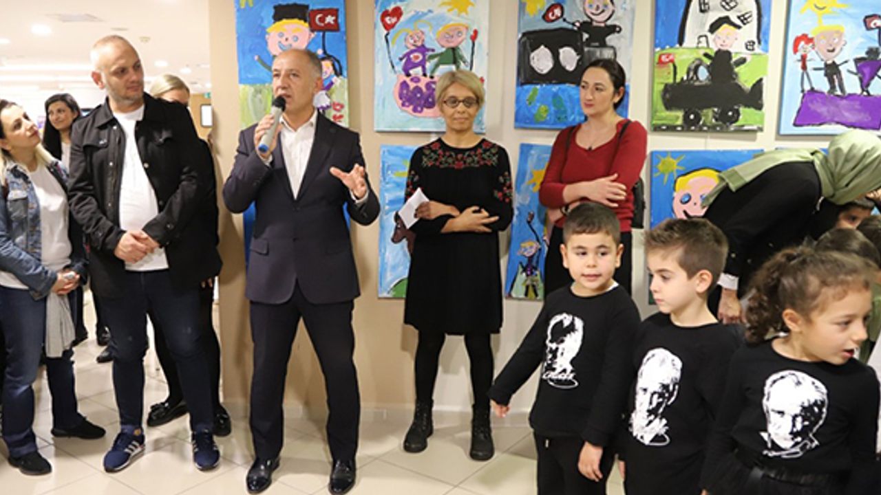 Kreş öğrencilerinin ‘Kalbimdeki Atatürk Sergisi’ Kartal’da açıldı