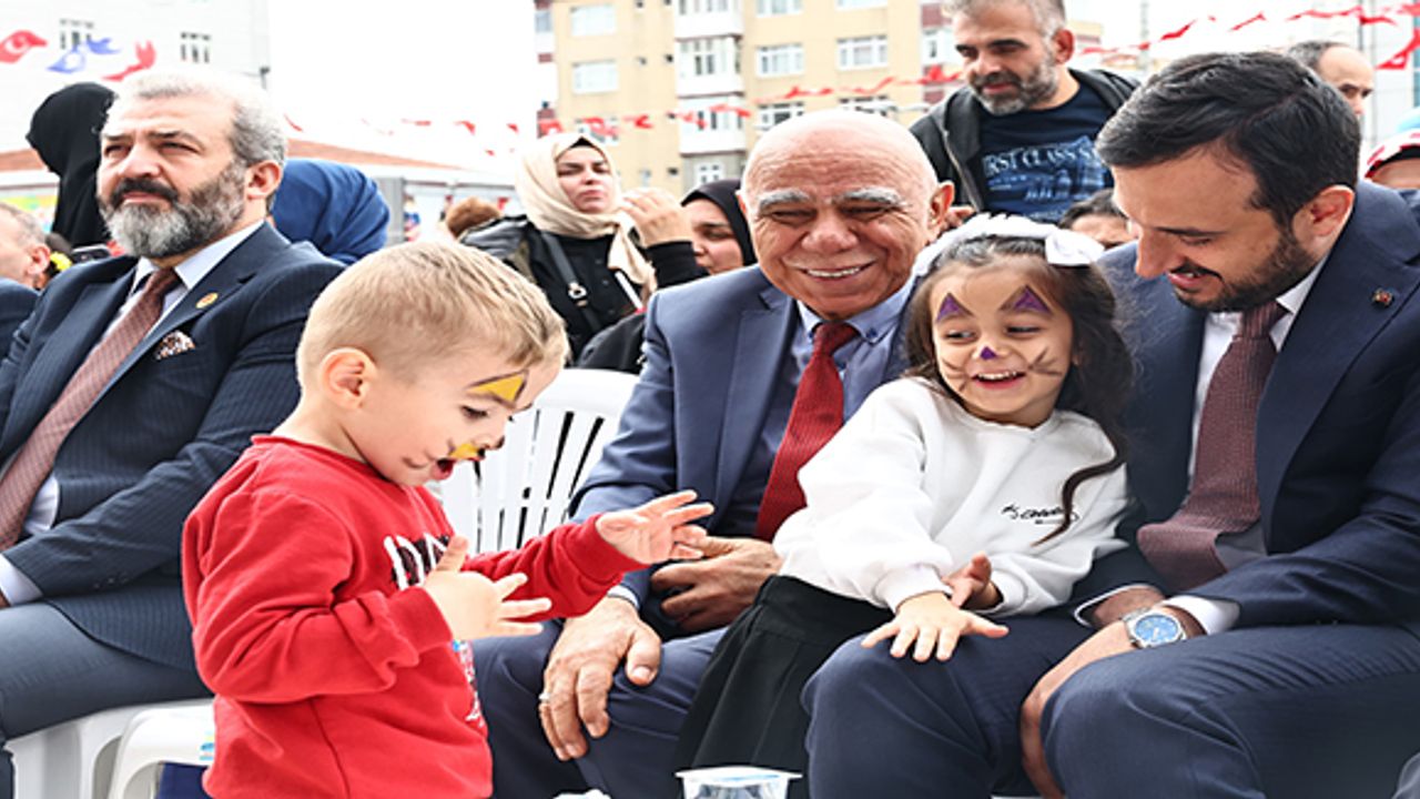 Bağcılar Meydanı’nda Toplanan Çocuklar Doyasıya Eğlendi