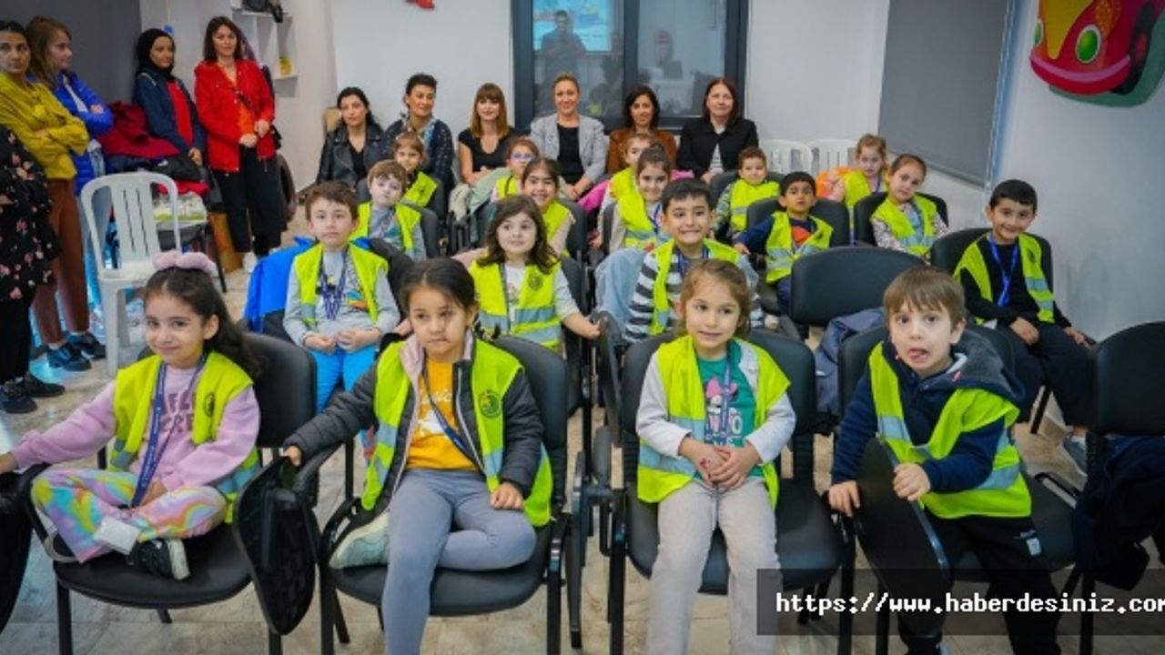 Kartal Belediyesi Kreş Öğrencilerine Trafik ve İlk Yardım Eğitimi Verildi