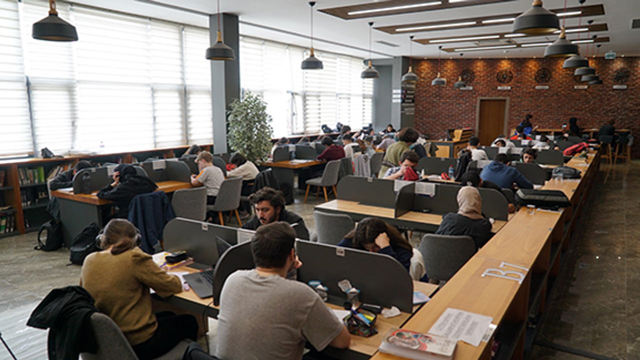 Kâğıthane'de Millet Kıraathaneleri: Gençlerin Sınavlar İçin Adresi
