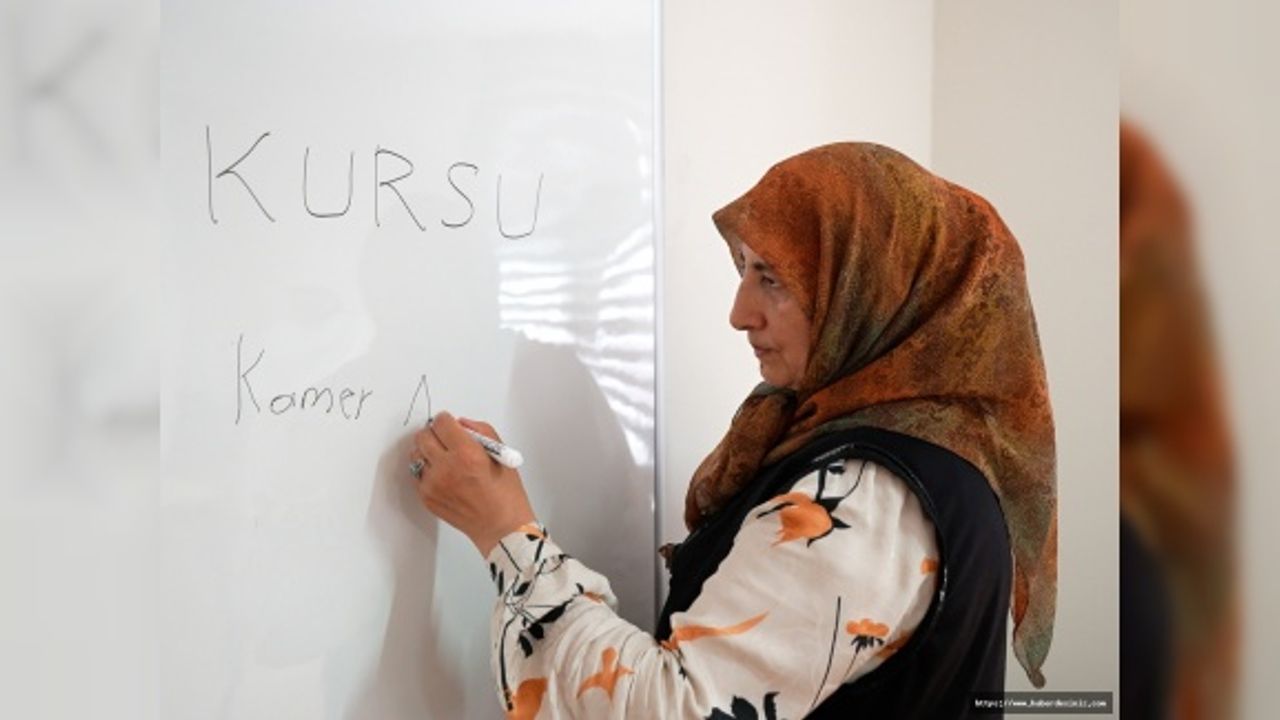 Gönüllü Öğretmenlerin Emeğiyle Okuma-Yazma Öğrenen Kadınlar