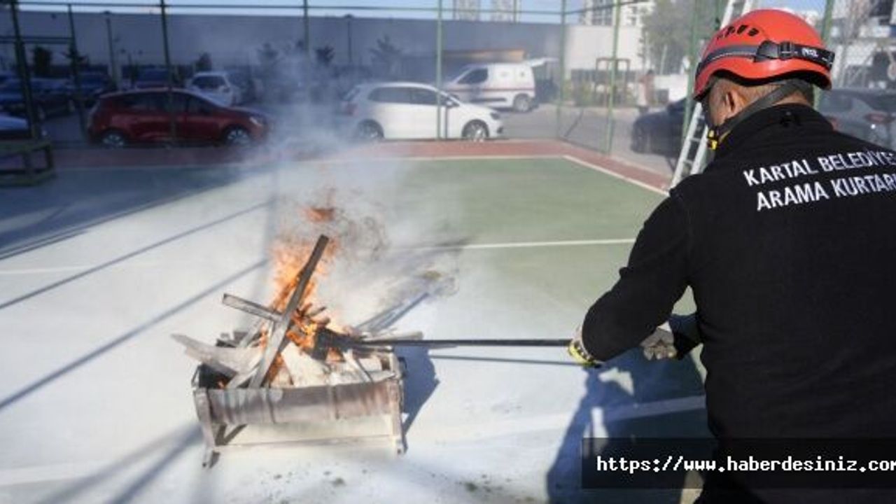 Kartal Belediyesi’nden kreş öğretmenlerine afet eğitimi