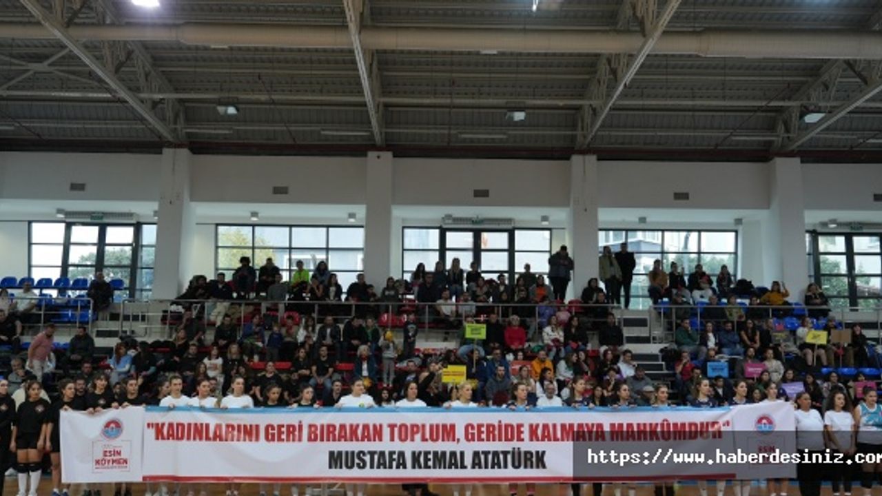 Maltepe'de Kadın Hakları İçin Sahaya Çıktılar