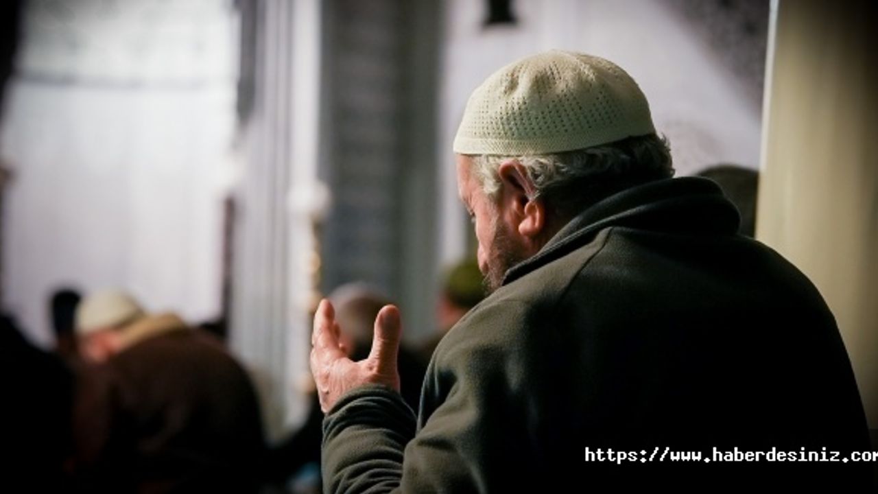 Depremlerde hayatını kaybedenler için mevlit okundu