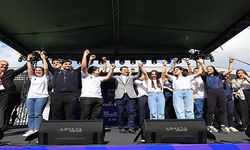 İmamoğlu, İBB Atölye Mezuniyetinde Gençlerle Buluştu