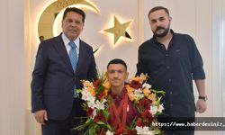 Paralimpik Şampiyon Umut Ünlü’den Başkan Özer’e Ziyaret