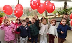 Bayrampaşalı miniklerden Çocuk Hakları günü kutlaması