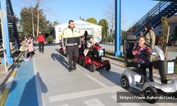 Sultangazili Çocuklar Deprem ve Güvenli Trafik Eğitim Parkında Uygulamalı Öğreniyor