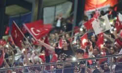 Küçükçekmece’de 19 Mayıs coşkusu sokaklara taştı