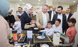 Kâşif çocuklara rengârenk mezuniyet