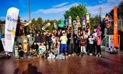 Esenler’de Kaykay Tutkunları Ahmet Minguzi’yi Anmak İçin Piste Çıktı