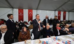 İstanbul’un 4 Meydanında İftar Seferberliği: Eminönü’nde Birlik Sofrası Kuruldu