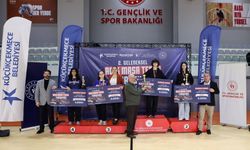 Küçükçekmece’de masa tenisi heyecanı: 285 sporcu kıyasıya yarıştı