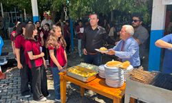 Balıkçı Kenan'dan Karneli Öğrencilere Balık Ekmek Sürprizi
