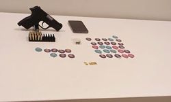 KÜÇÜKÇEKMECE'DE SAHTE ALTIN OPERASYONU: 2 ŞÜPHELİ SUÇÜSTÜ YAKALANDI