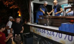 KARTAL’DA KANDİL BEREKETİ BİNLERCE VATANDAŞLA PAYLAŞILDI