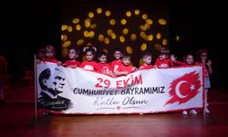 KARTAL’DA MİNİKLERDEN CUMHURİYET COŞKUSU