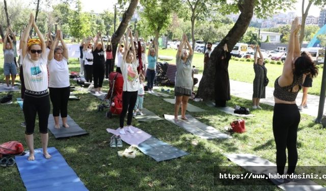 Eyüpsultan’da Katılım Rekoru: Yoga ve Meditasyon Etkinliği