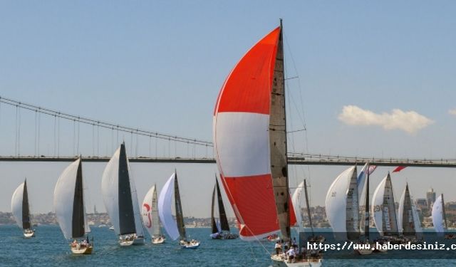 İstanbul Boğaz'ında görsel şölen