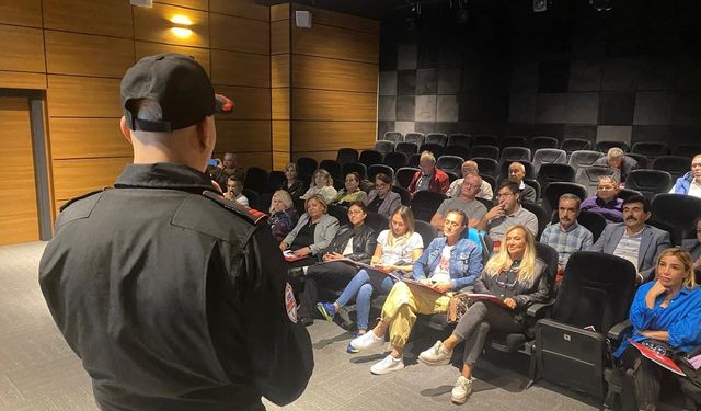 Maltepeli muhtarlara afet farkındalık eğitimi