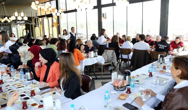 Eyüpsultan’da Hemşireler Günü’ne anlamlı kutlama
