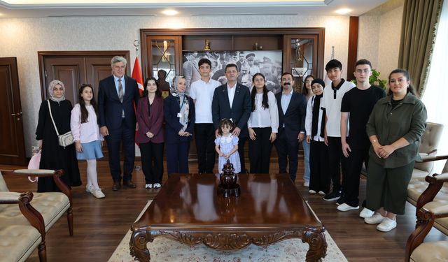 Çekmeköy Belediyesi'nin LGS Başarısı: 140 Öğrenciden Yüzde 97’si Sınavda Başarılı Oldu
