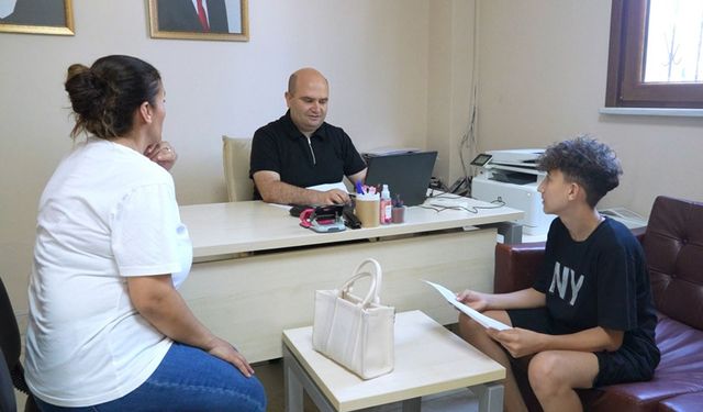 10 Bilgi Evi’nde uzman eğitmenler doğru tercih için öğrencilere yol gösteriyor