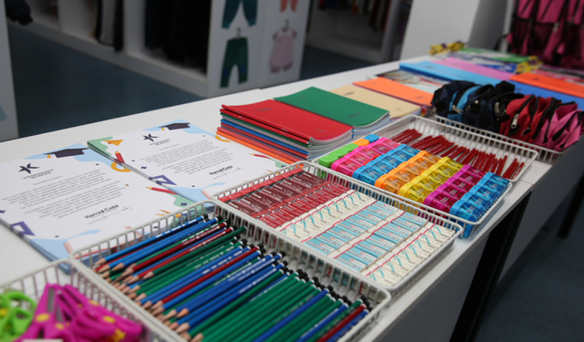 KÜÇÜKÇEKMECE’DE 6 BİN ÖĞRENCİYE KIRTASİYE DESTEĞİ