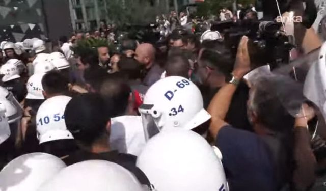 Gürsel Tekin polis kalkanı ile il binasına giriş yaptı