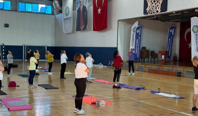 BAKIRKÖYLÜ KADINLAR GÜNE SPORLA UYANIYORLAR