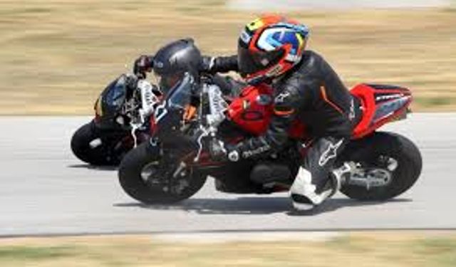 Türkiye Süpermoto Şampiyonası'nın 4. Ayağı Kocaeli’de Devam Ediyor.