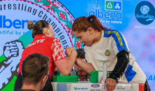 ÜÇÜNCÜ KEZ DÜNYA ŞAMPİYONU OLDU