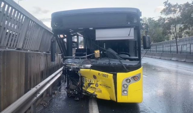 Alkollü Şoför Otobüsü Bariyerlere Çarptı