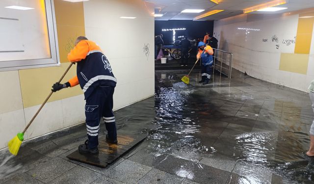 İBB Ekipleri, Fırtına ve Yağışa Karşı Sahada Görev Başında