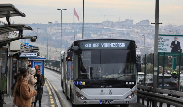 İstanbul’da 10 Kasım’da Hayat 09.05’te Durdu: İstanbullular Atatürk’ü Saygıyla Andı