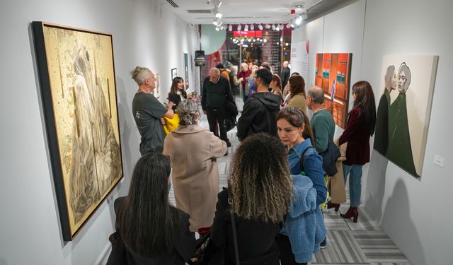 “Gölgeler ki Güneşe Bağlı” Sergisi İstiklal Sanat Galerisi’nde Ziyaretçilerini Ağırlamaya Başladı