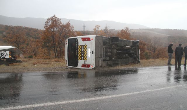 Konya Beyşehir’de Öğrenci Servisi Devrildi: 29 Yaralı, Durumları İyi