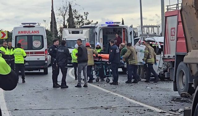 Sancaktepe’de Kamyonet ile Hafriyat Kamyonu Çarpıştı: Bir Kişi Hayatını Kaybetti