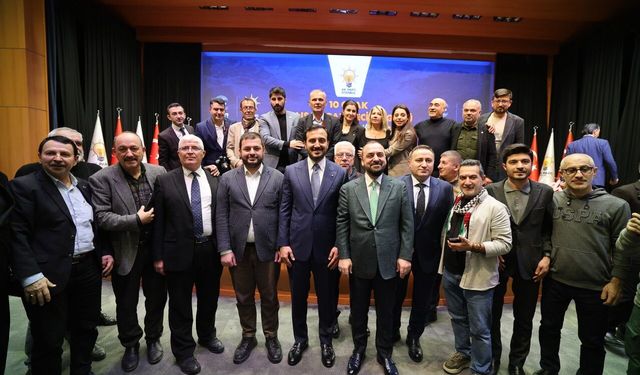 AK Parti İstanbul’dan Gazetecilere Vefa Buluşması: “Hakikatin Yanında Yürüyenlerle Aynı Yoldayız”