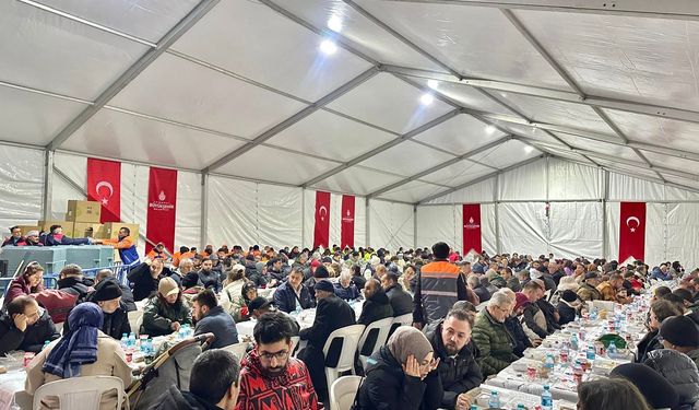 İBB İftar Sofralarında Binlerce Kişiyi Buluşturdu