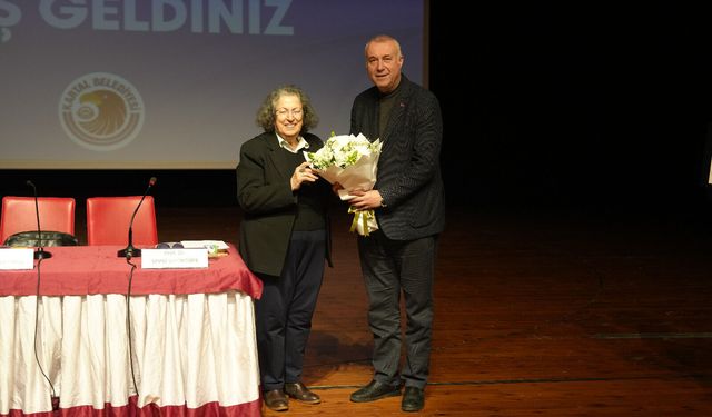 Kartal’da felsefe rüzgarı: ‘Teknoloji ve İnsan’ ilişkisi masaya yatırıldı