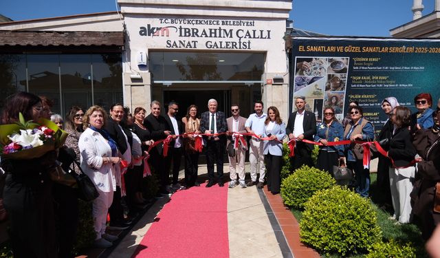 Çizgiden Renge Sergisi Büyükçekmece’de Sanatseverlerle Buluştu