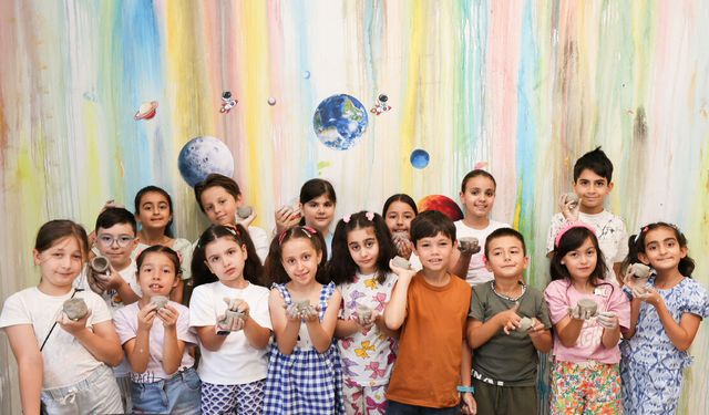 Küçükçekmece’de Çocuklar Yazı Sanatla Geçiriyor