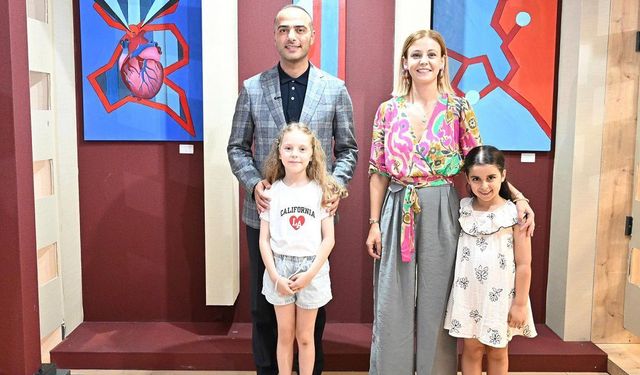 GAZİOSMANPAŞA’DA SANAT RÜZGÂRI: “YÖN” SERGİSİ SANATSEVERLERLE BULUŞTU
