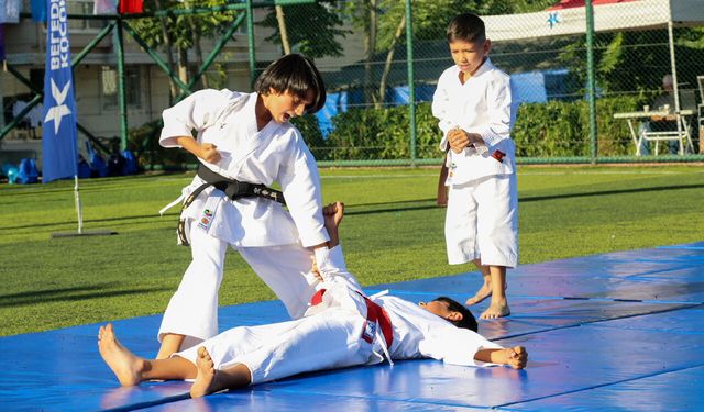 Küçükçekmece'de Yaz Spor Okulları Başladı: 19 Branşta Ücretsiz Eğitim